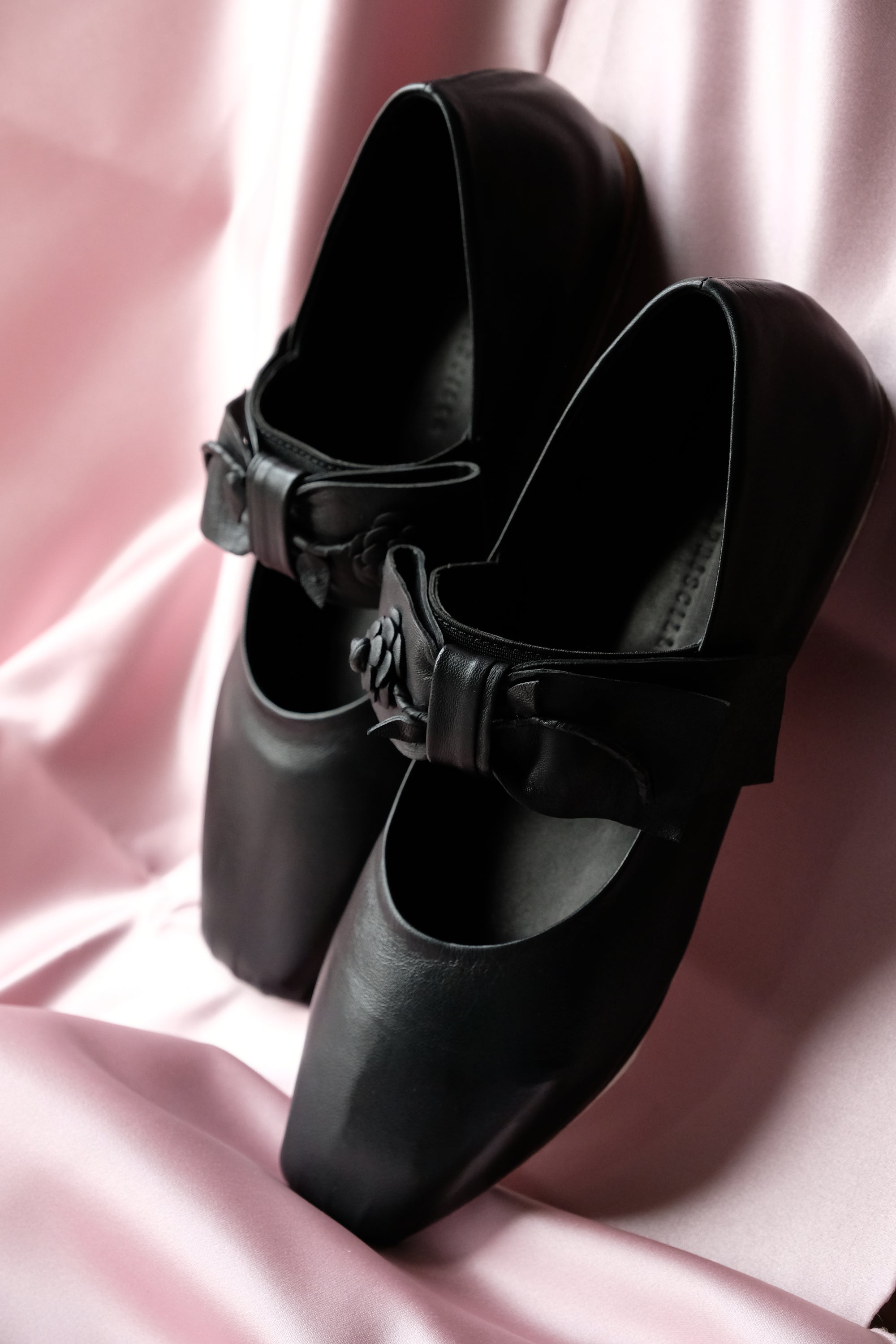 Evelina Ballet Flats in Black