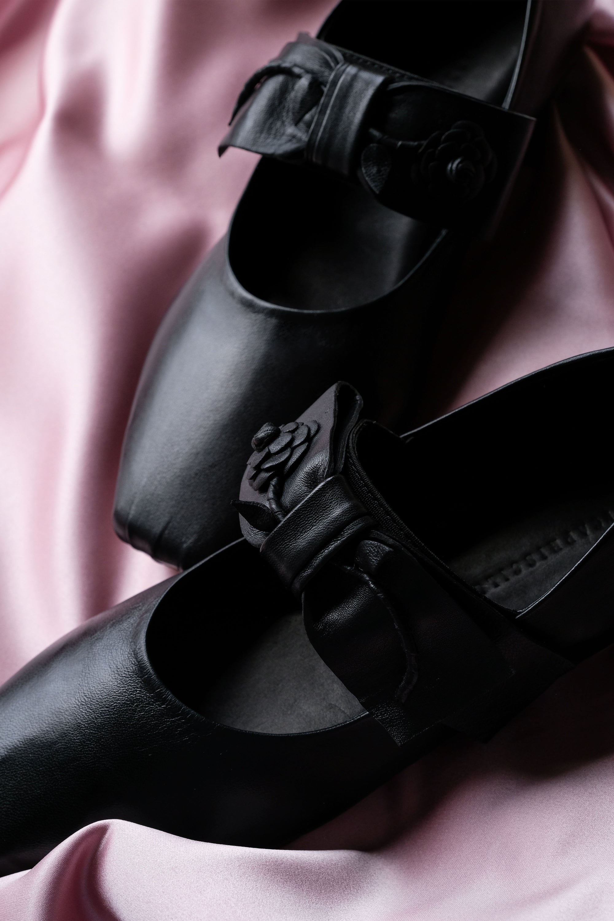 Evelina Ballet Flats in Black