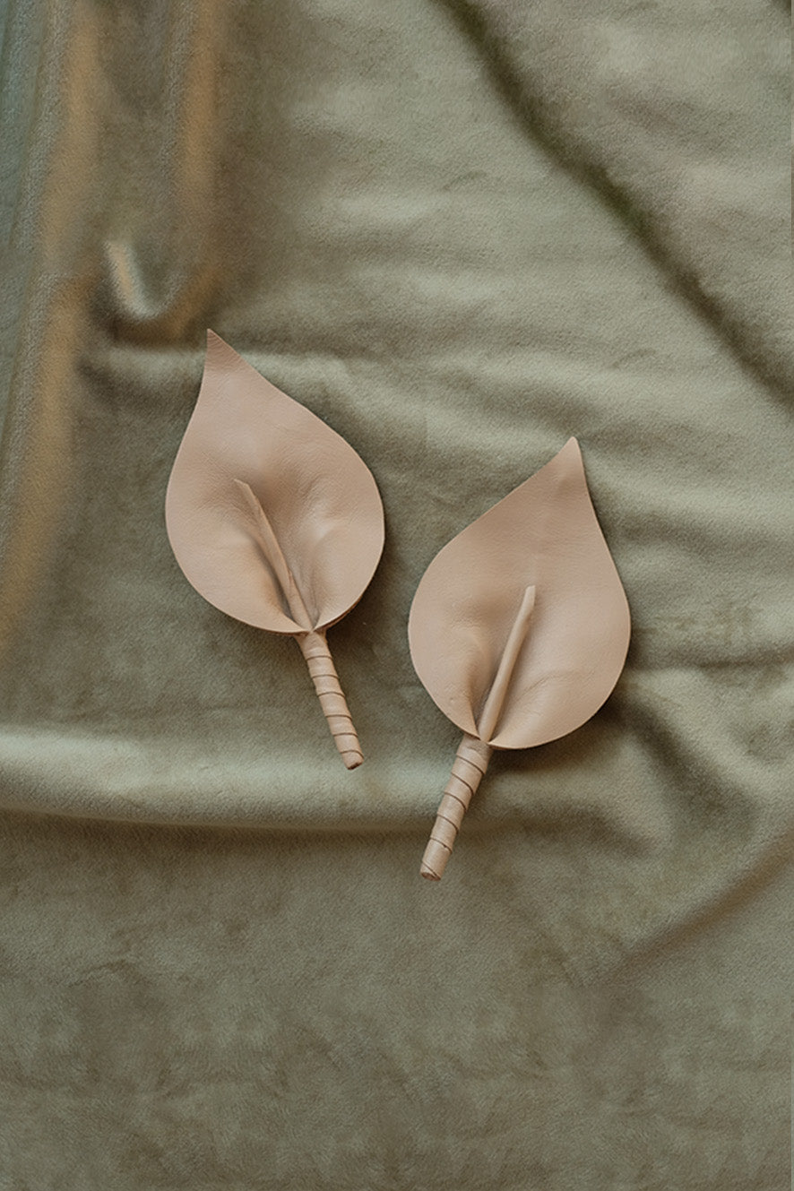 Calla Lily Clip On Shoes Accessories in Beige