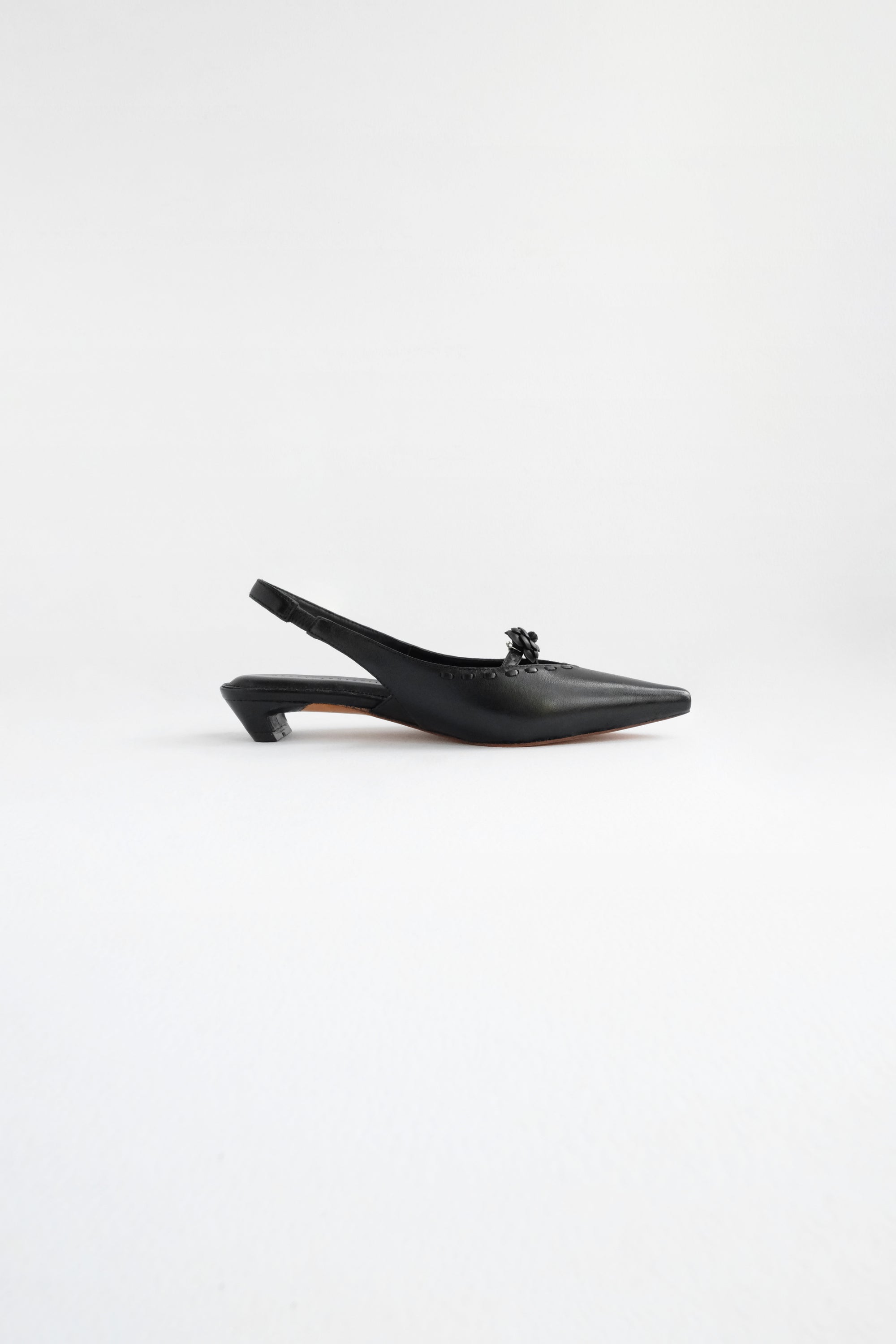 Valencia Pumps in Black